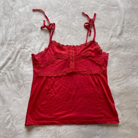 RED EYELET LACE CAMI – H&M - Picture 2 of 5